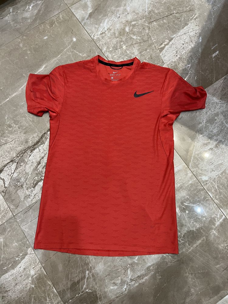 Футболка nike dri fit/running