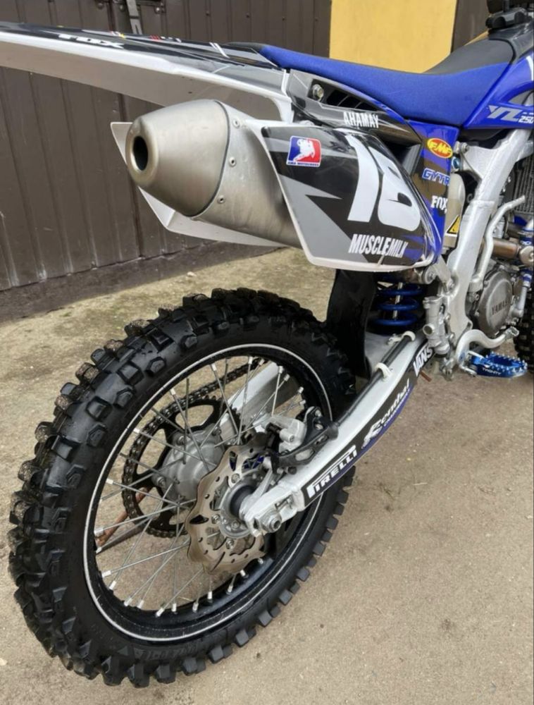 Yamaha Yzf 250 yz250f 4T 2013 cross