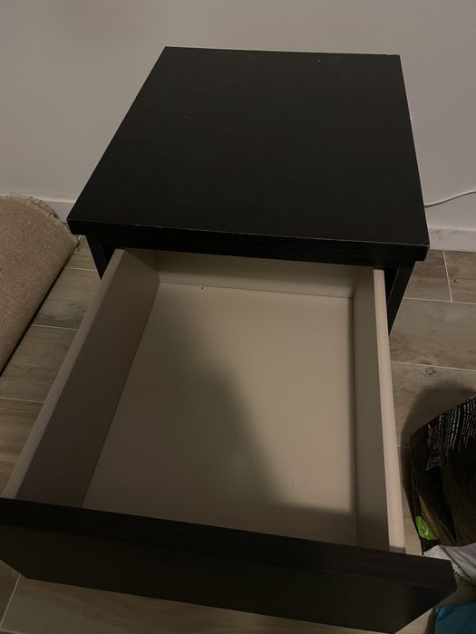 Mesinha de cabeceira