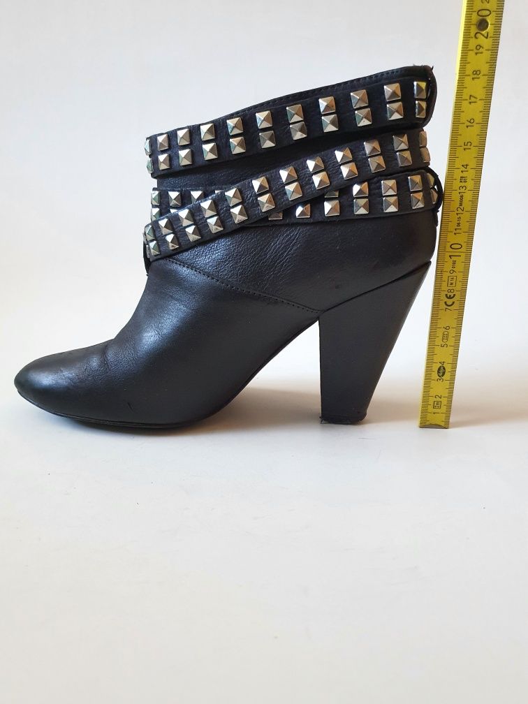 Botki z ćwiekami Zara 39r