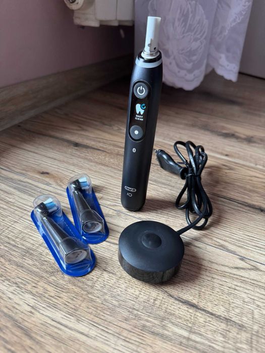 Szczoteczka soniczna Oral-b IO8 czarna