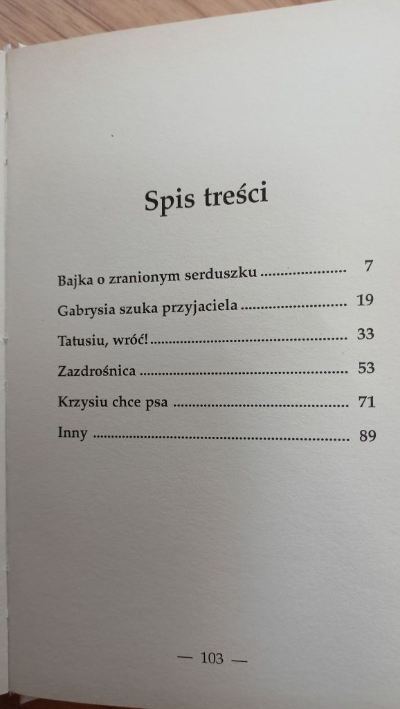 Książka Opowiastki familijne Beata Andrzejczuk
