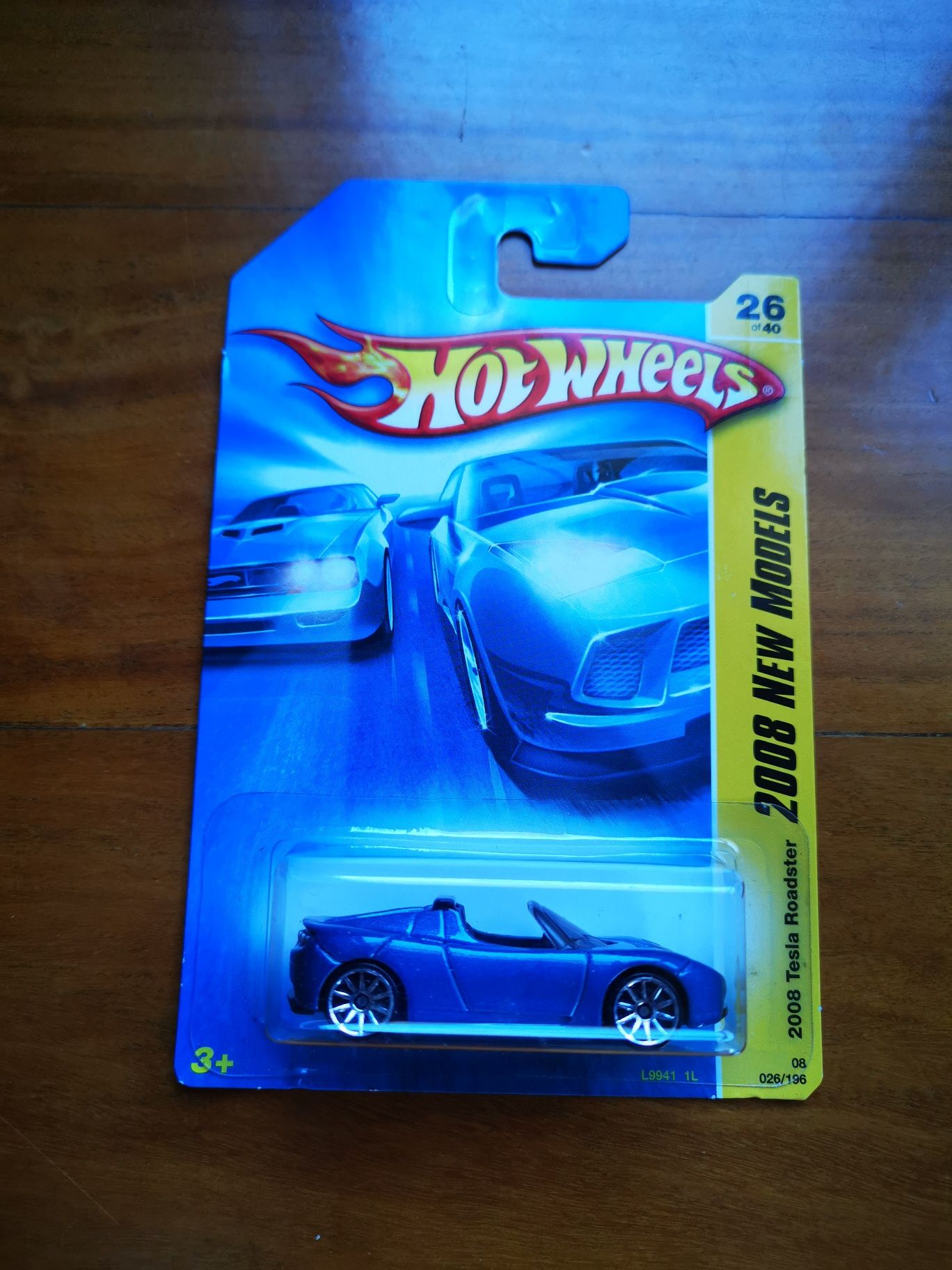 Hot wheels tesla novo com portes incluídos