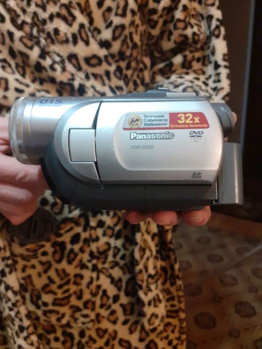Продам видеокамеру бу в отличном состоянии