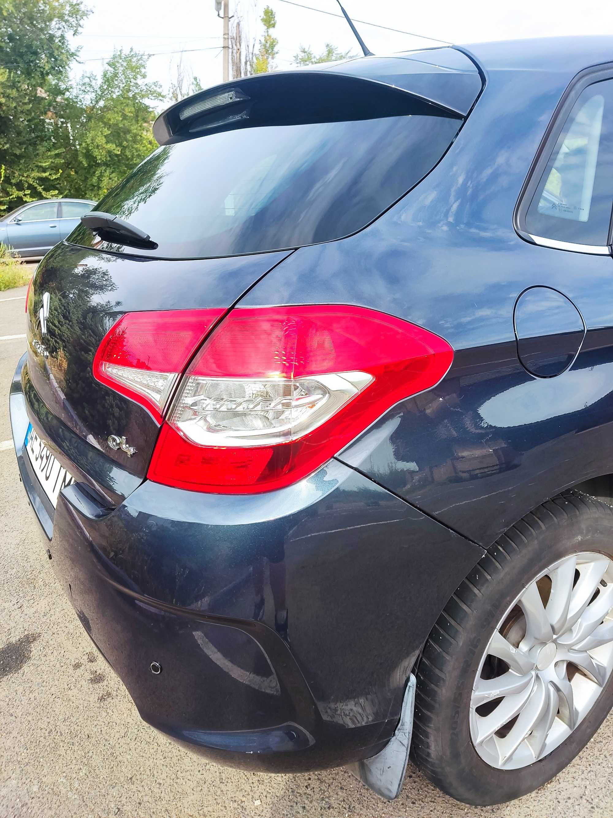 Автомобіль Citroen C4