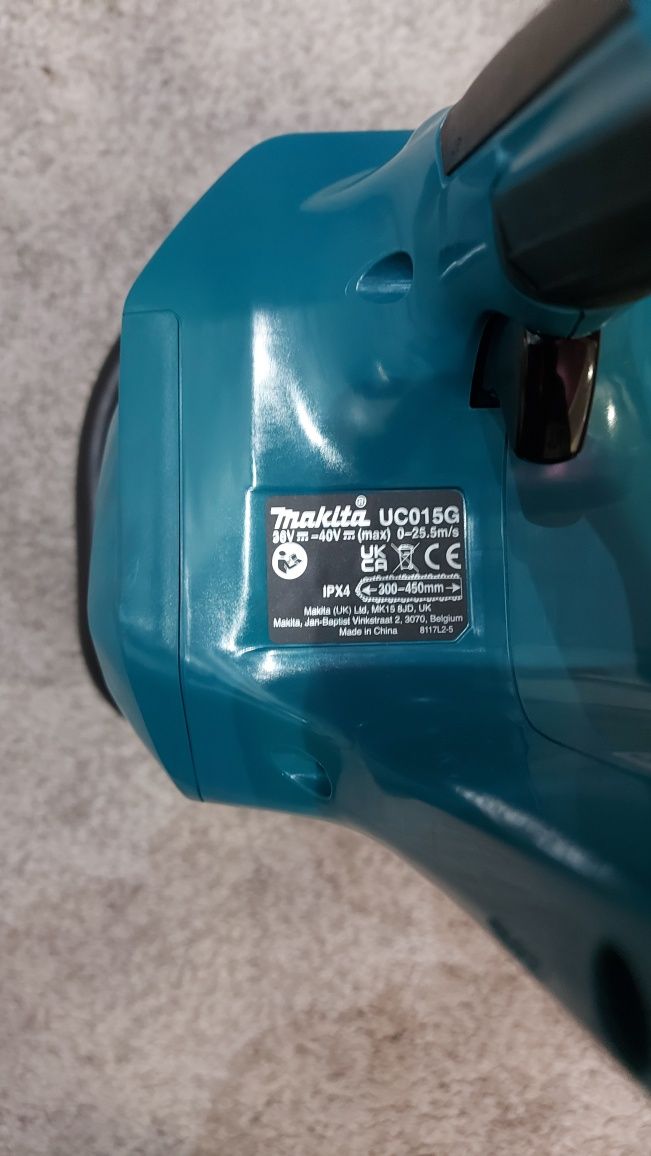 Акумуляторна ланцюгова пила  Makita UC015G  XGT 40V