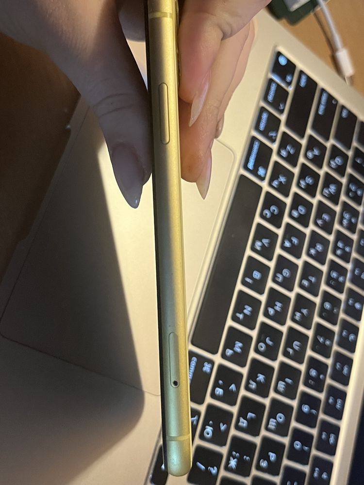 Iphone 11 – 128 gb, 76%. Під відновлення