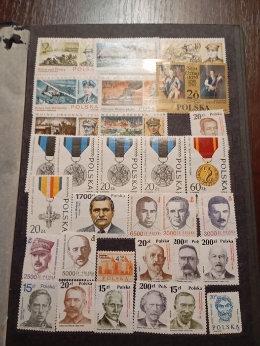 Klaser z znaczkami pocztowymi