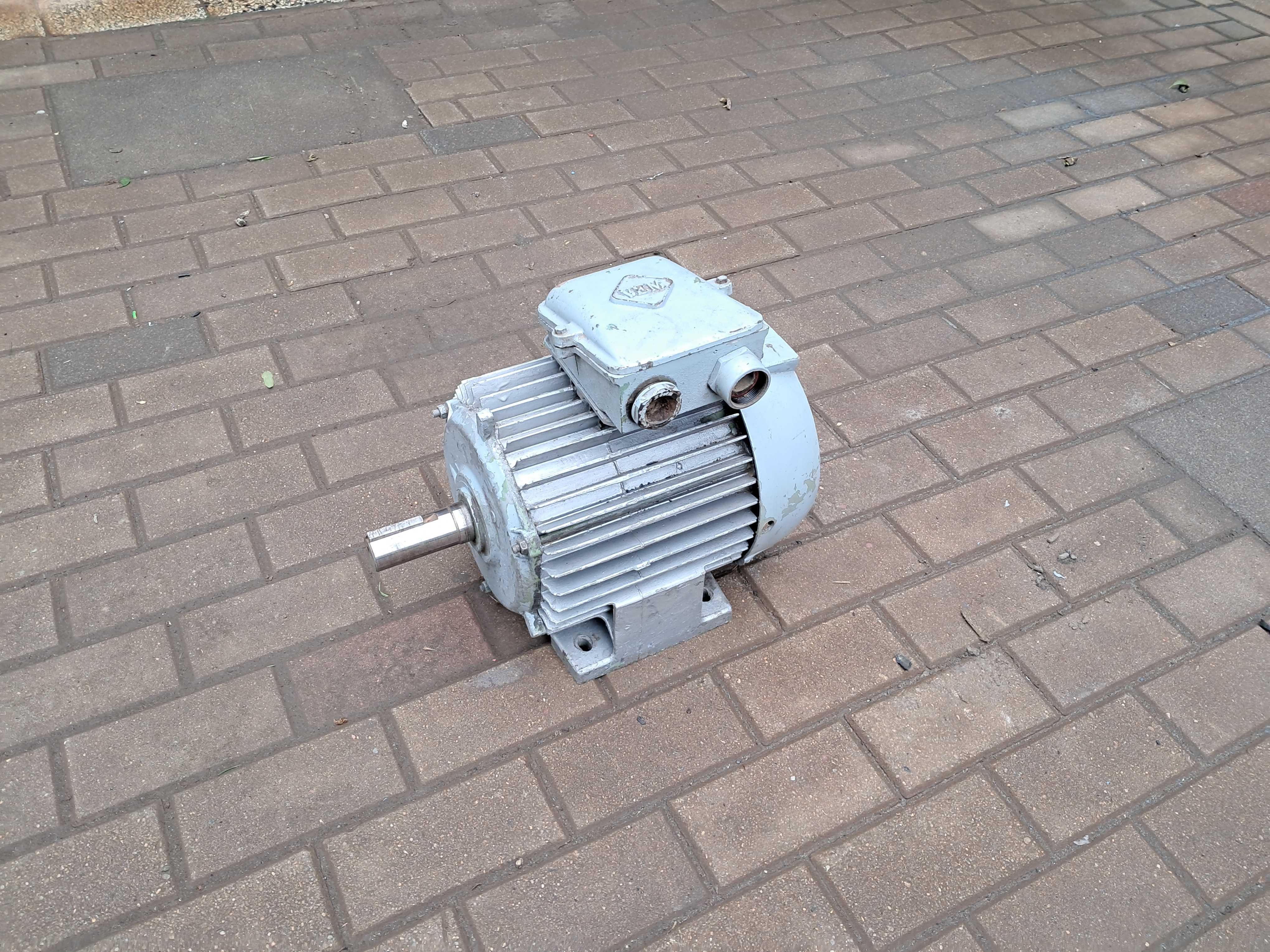 Silnik elektryczny wysokoobrotowy 7.5kw 2895 obrotów. Wysyłka