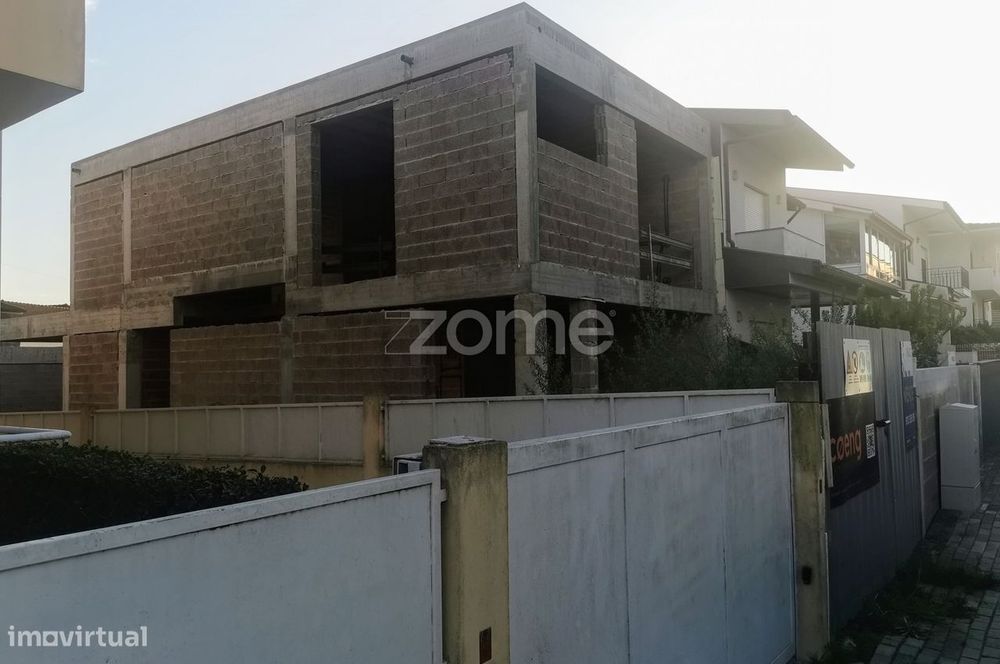 Moradia T3, 1 suite, 2 pisos, venda chave na mão, Arcozelo, Barcelos