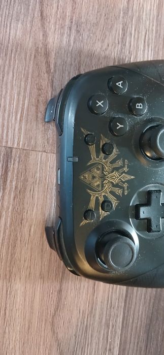 Продам геймпад HORI. Switch Joy-Con Grip,