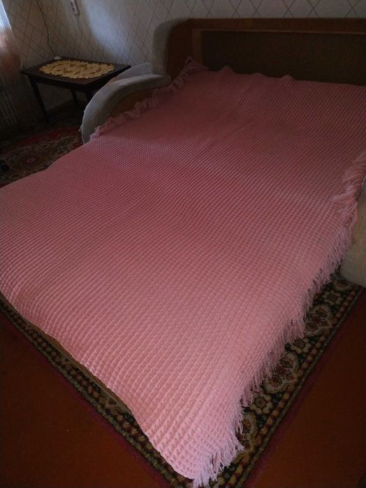 Якісний рожевий теплий вафельний плед Грецька вафля з китицями 170*210