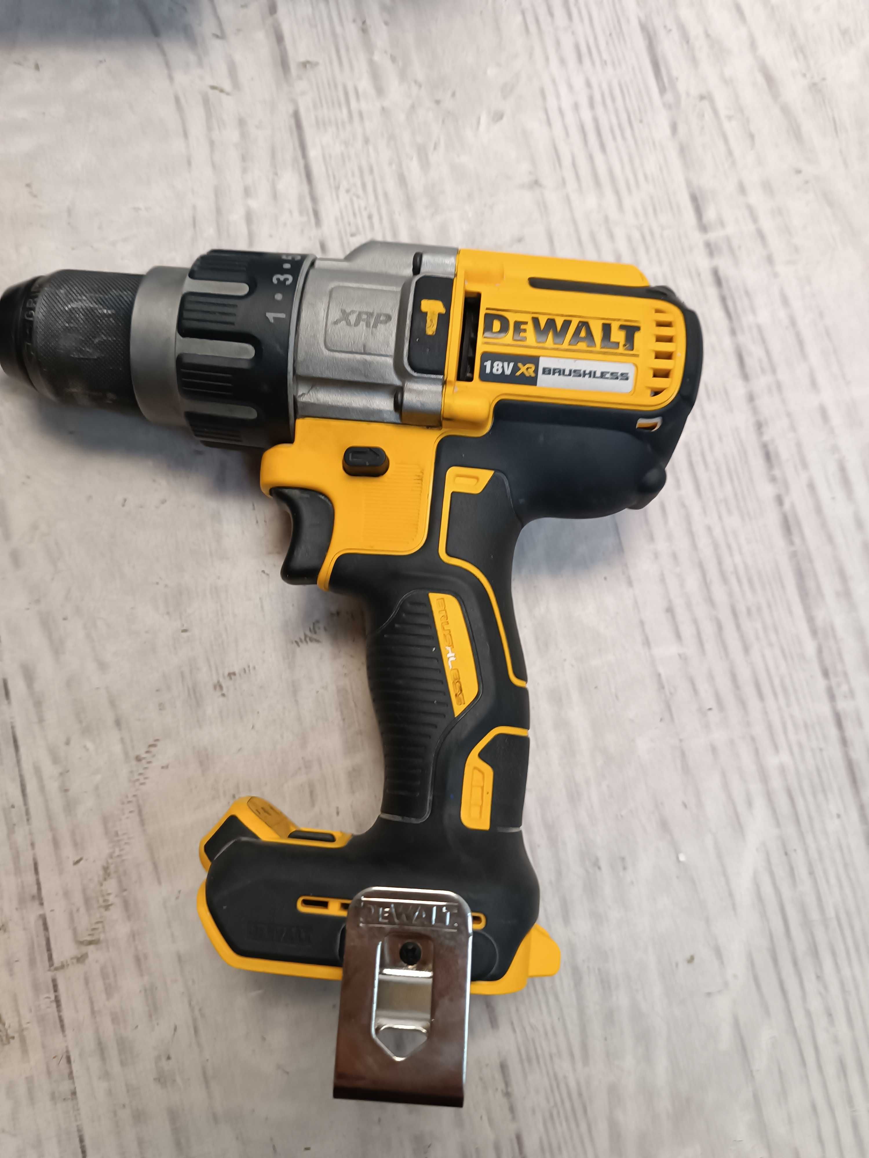 DeWalt DCD996NT-XJ Ударний акумуляторний дриль-шурупокрут 18 В + кейс