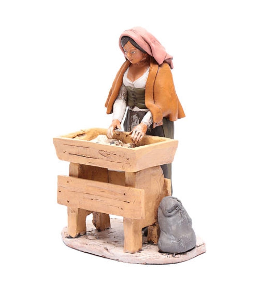 Figurka do szopki kobieta wyrabiajaca ciasto