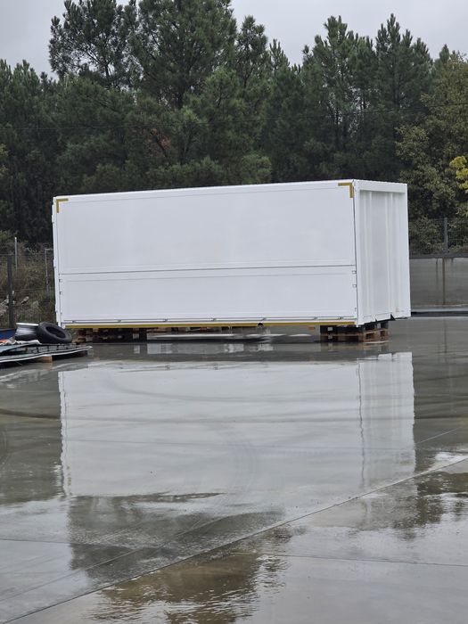 Carroceria fibra, nova, abre em todos os lados