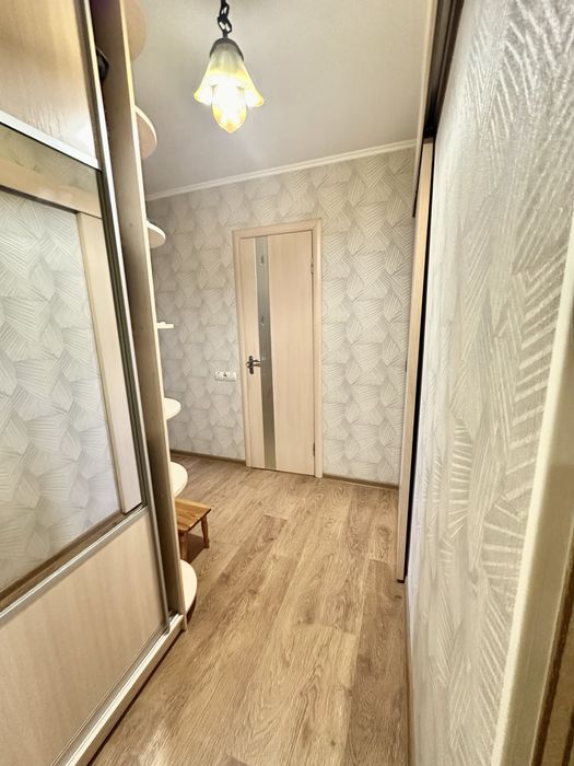 Продаж затишної 2 кімнатної квартири на Митниці