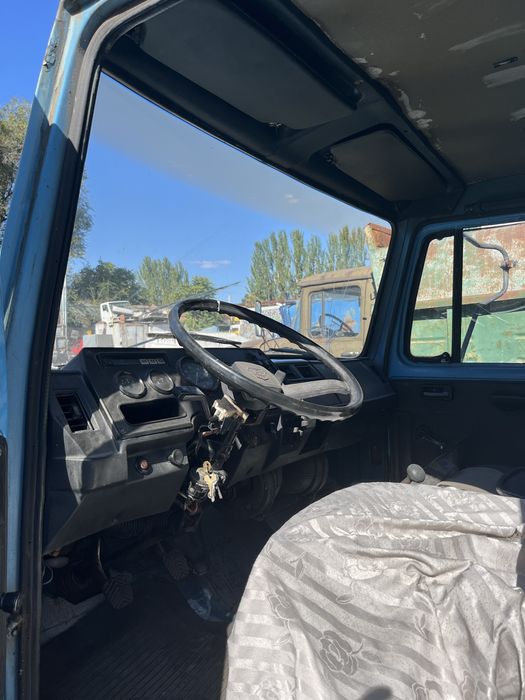Продеється Газ 3307