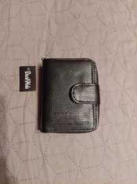 Piękny nowy portfel , marki "WILD" Czarny.