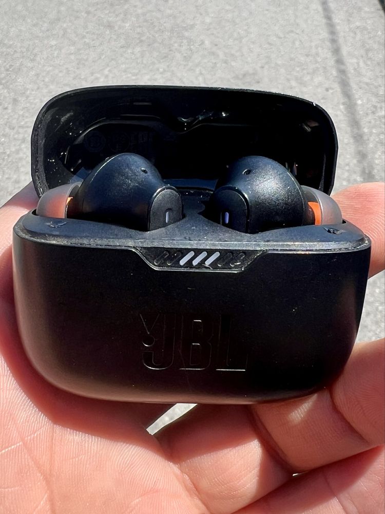 JBL Słuchawki Tune 230NC TWS