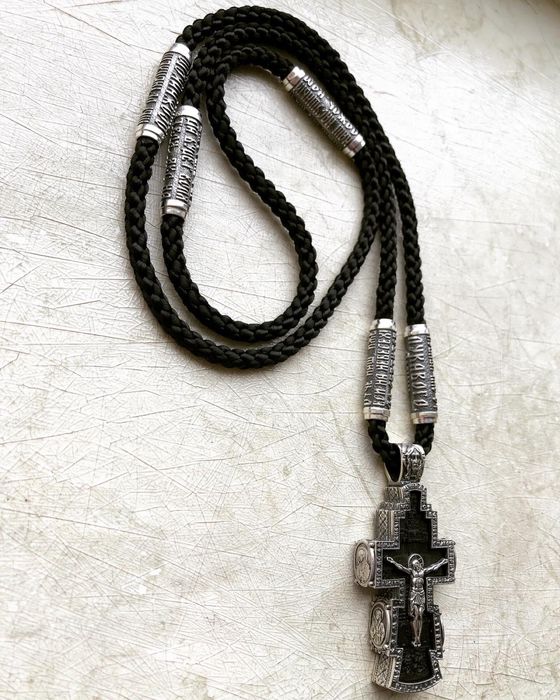 Хрест натільний, срібло, в комплекті із шнуром і вставками