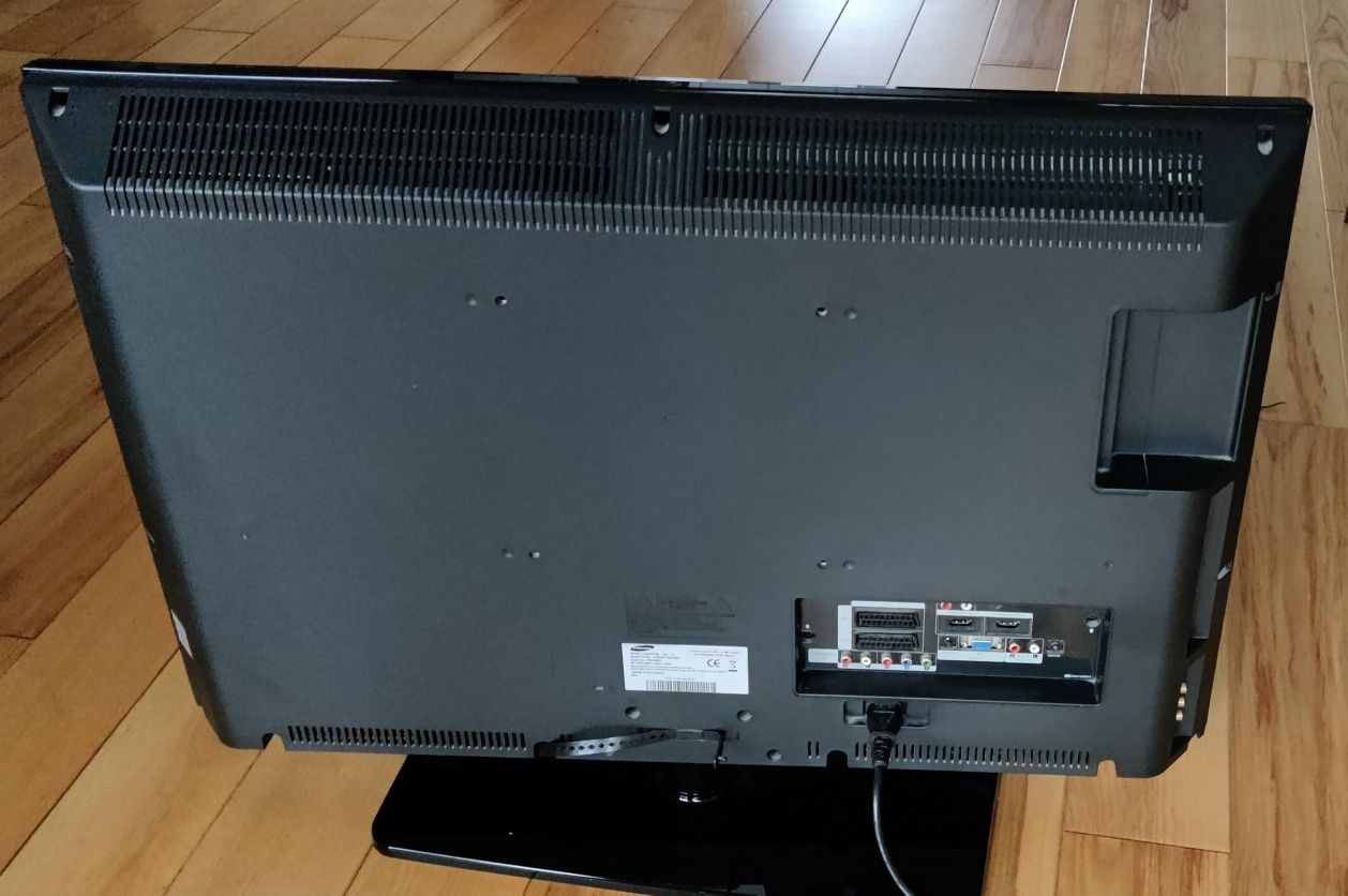 Telewizor samsung 32 cale z pilotem