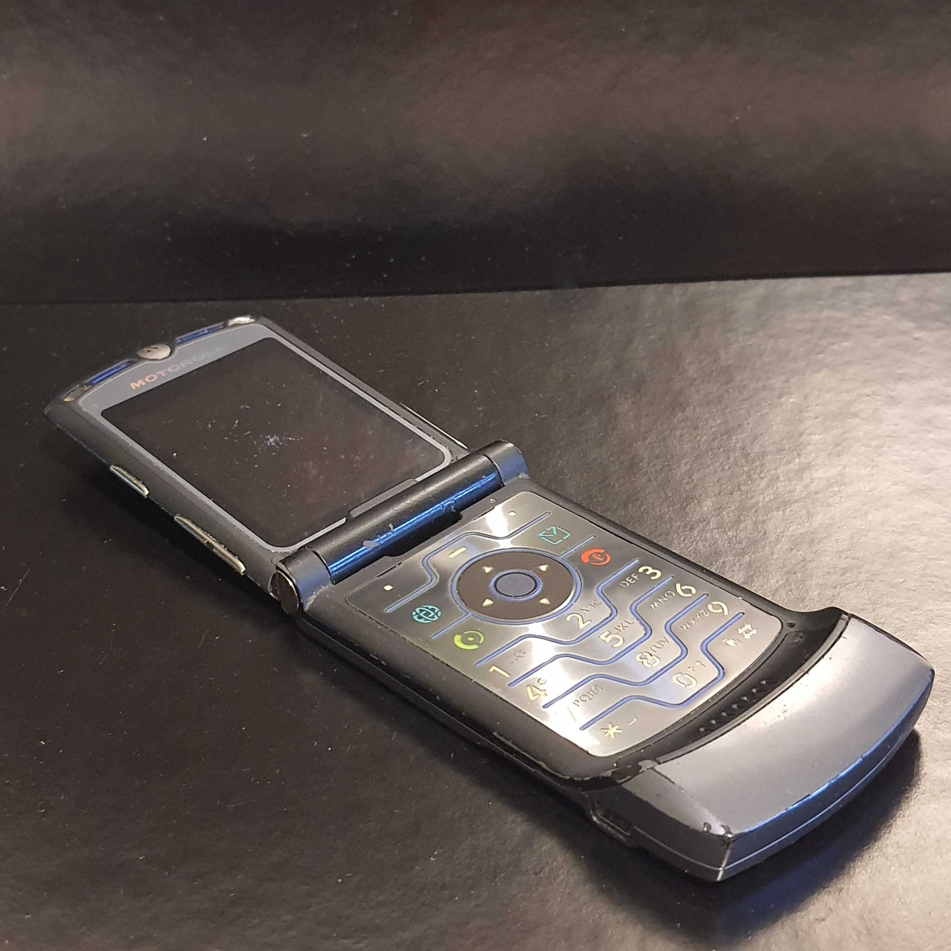 Телефон кнопочный ретро раскладушка Motorola Razr v3i