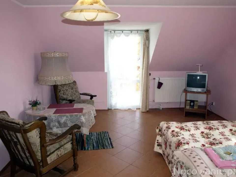 Pokoje Gościnne z widokiem na Jezioro Niegocin