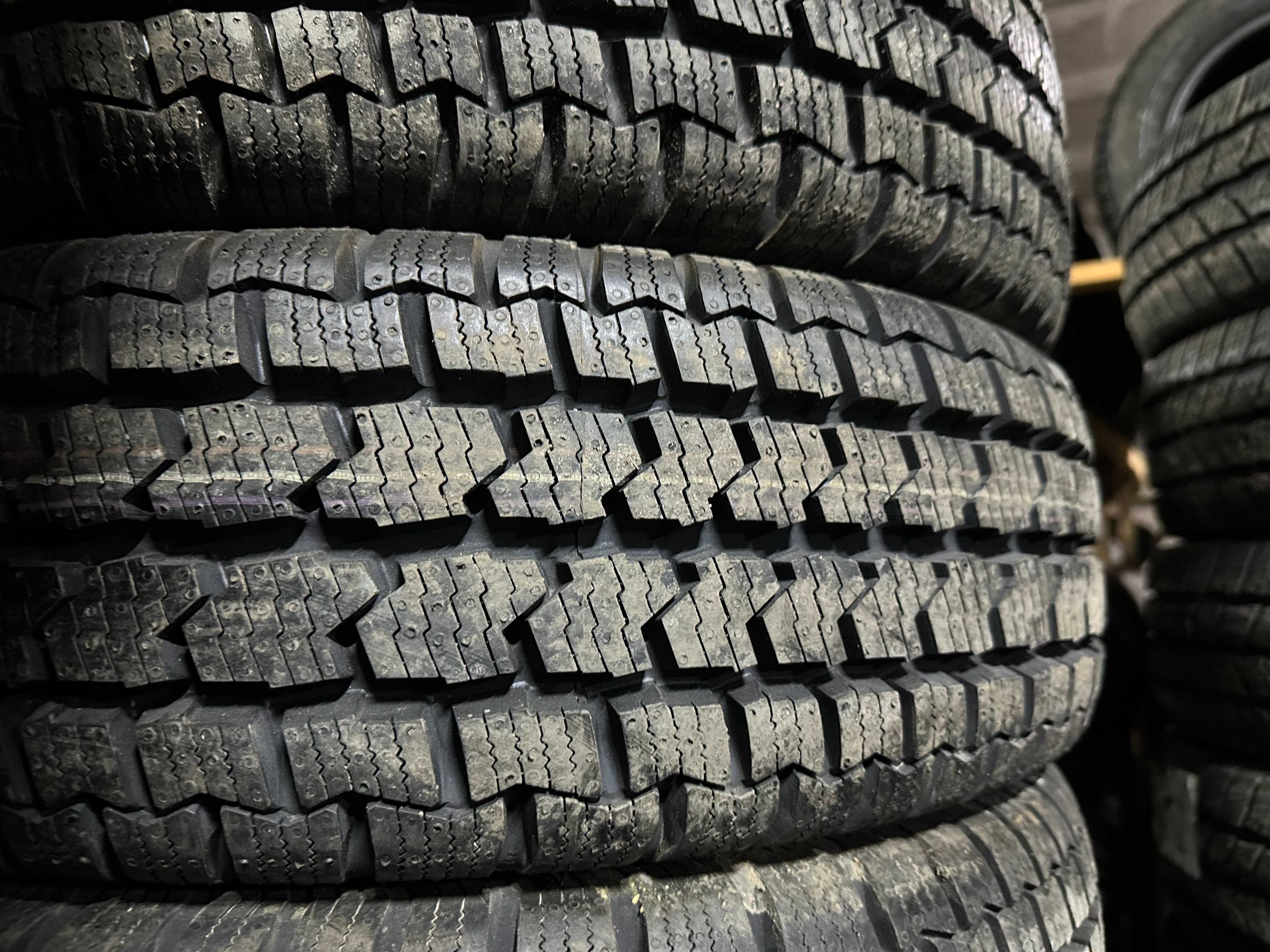 Як нові 205/75R16C Continental VancoFourSeason2 2ШТ 4ШТ