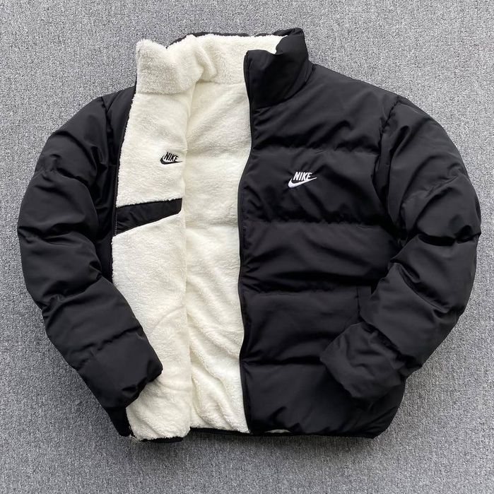 Стильна та тепла зимова куртка Nike 
Ідеальний вибір для холодної