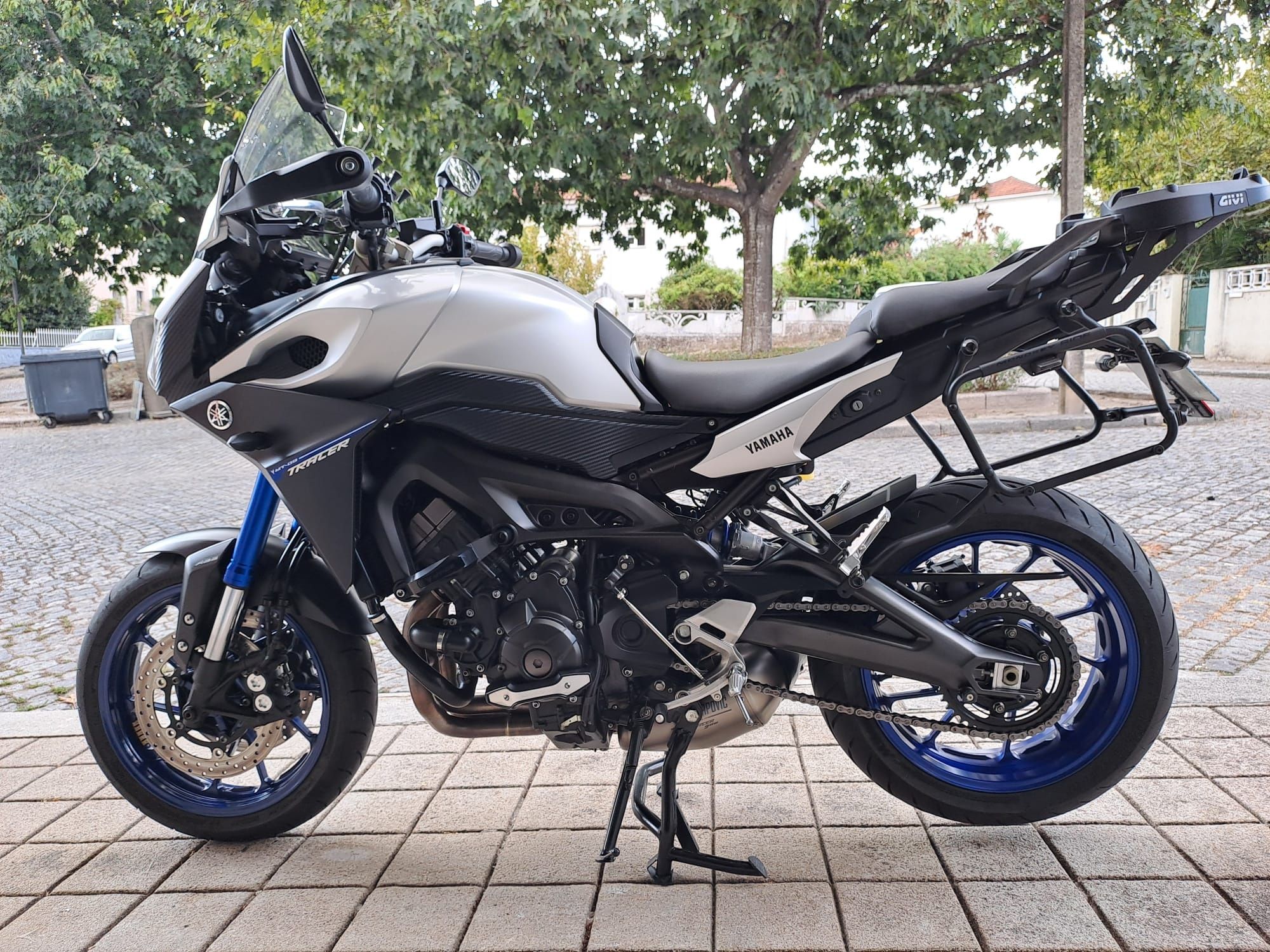 Yamaha MT-09, Tracer 900, 3 malas, vários extras