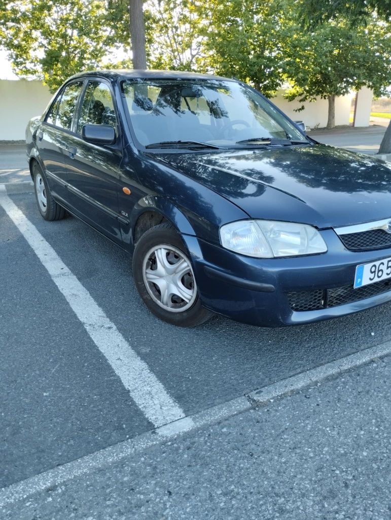 Mazda 323 ano 2000