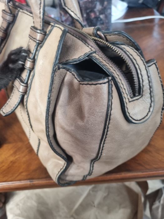 Роскошная сумкаТоут необычного цвета и дорогими деталями Liebeskind Be