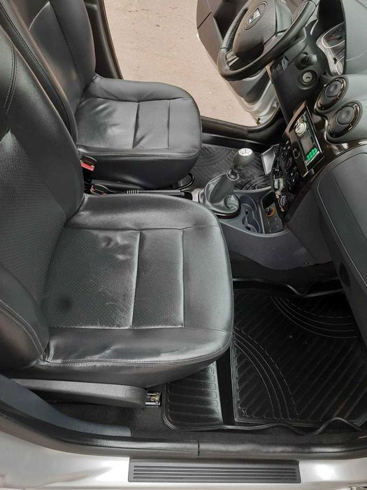 Продам Dacia Duster 2010