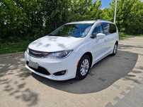 Chrysler Pacifica Chrysler pacifica touring L 2018 mały przebieg. Faktura VAT23%