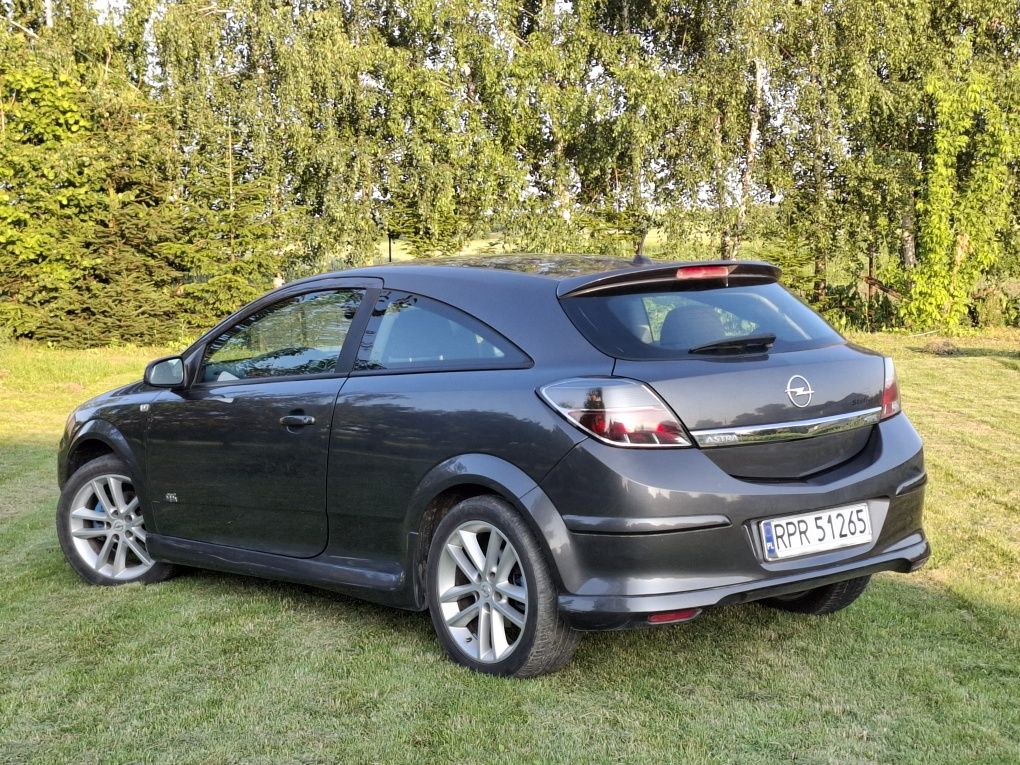 Opel Astra H GTC 1.6 , OPC Line