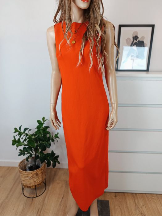 Manekin całopostaciowy naturalny z peruką długie włosy