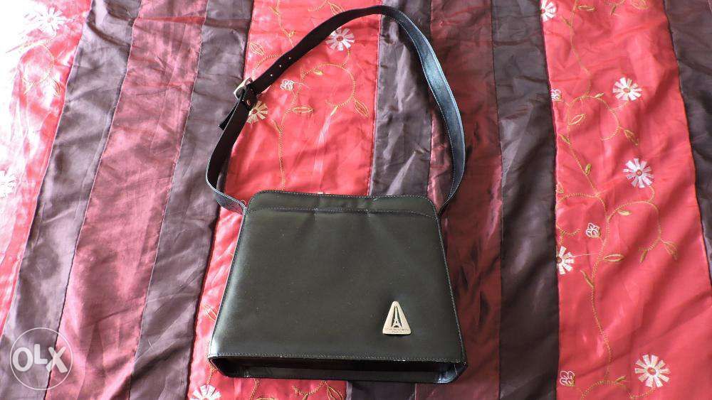 Mala Vintage em pele, Carven Paris
