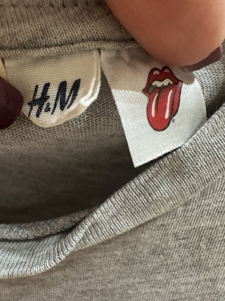 Szary t-shirt z nadrukiem języka Rolling Stones H&M