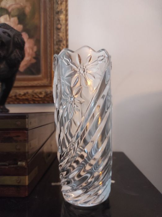 Jarra nova com  20. cm  altura