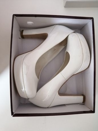 Свадебные белые брендовые туфли. Натуральная кожа. 37 размер