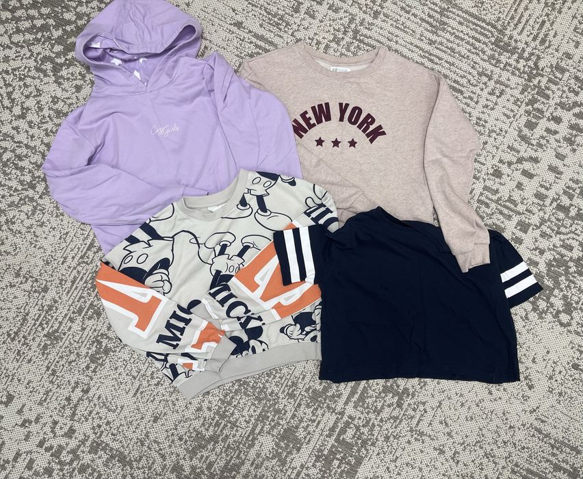 Пакет одягу кофти на дівчинку 10-12 р.