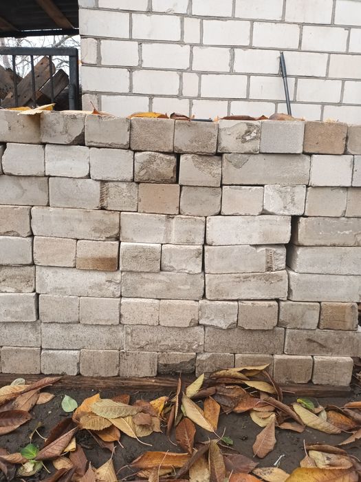 Цегла біла, б/в 260шт