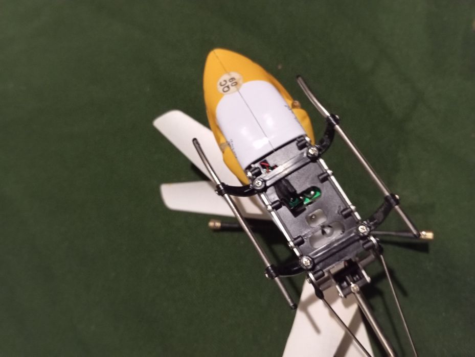 Helikopter na części