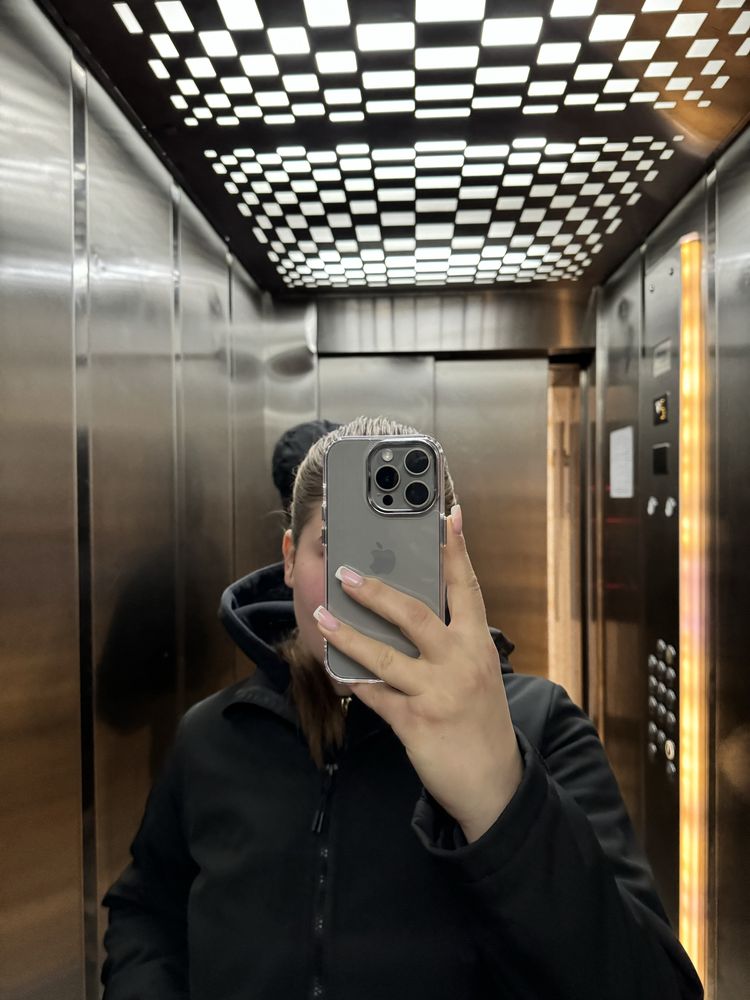 Продам Iphone 15 про 256GB