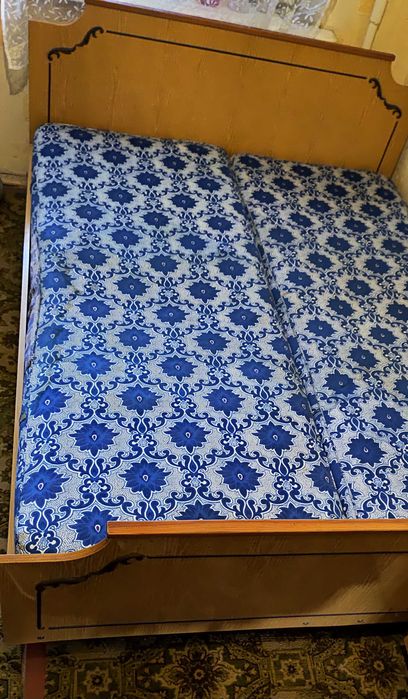 Двоспальне ліжко,від гарнитура Альбіна.