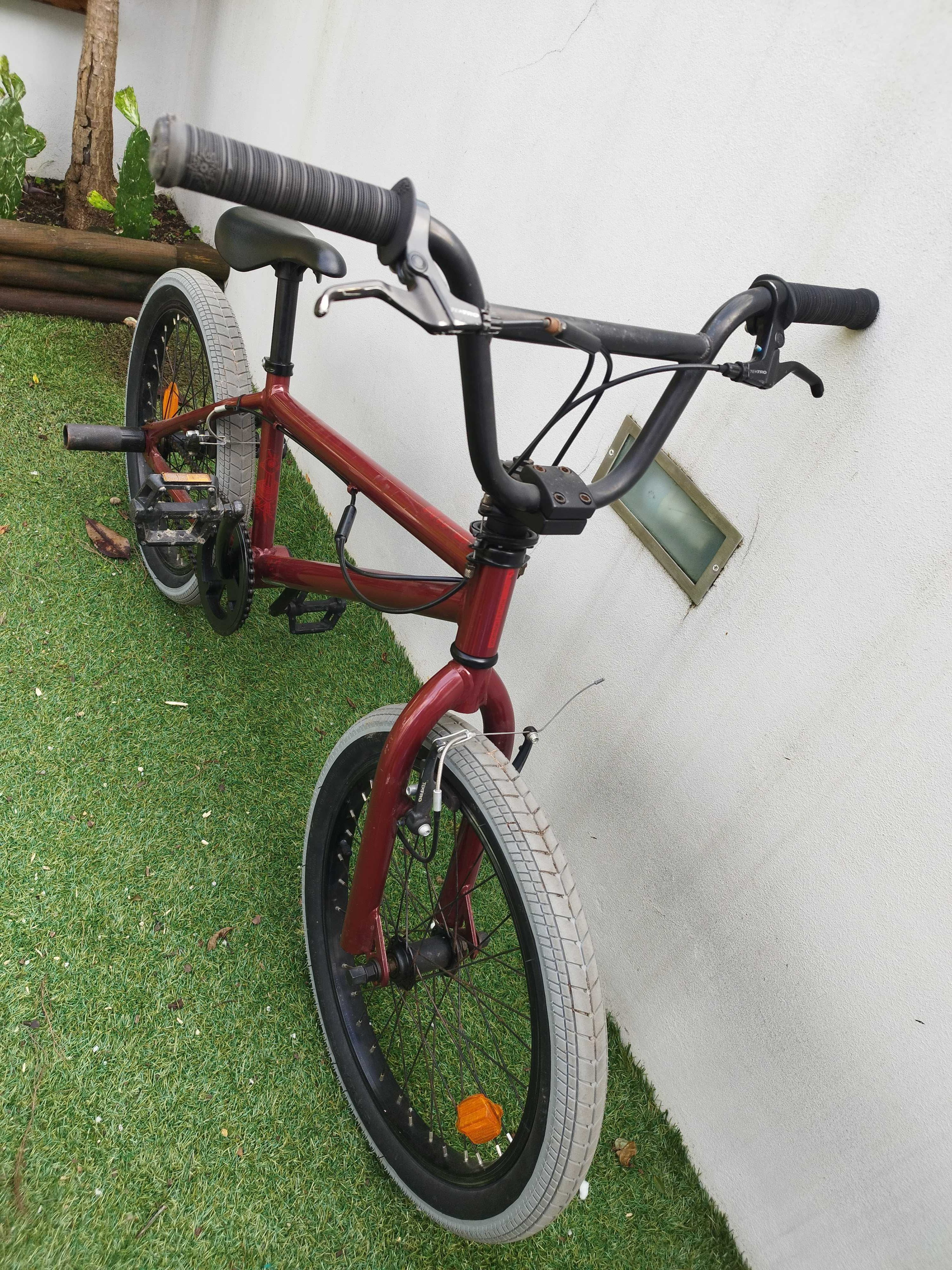 Bicicleta BMX, em bom estado