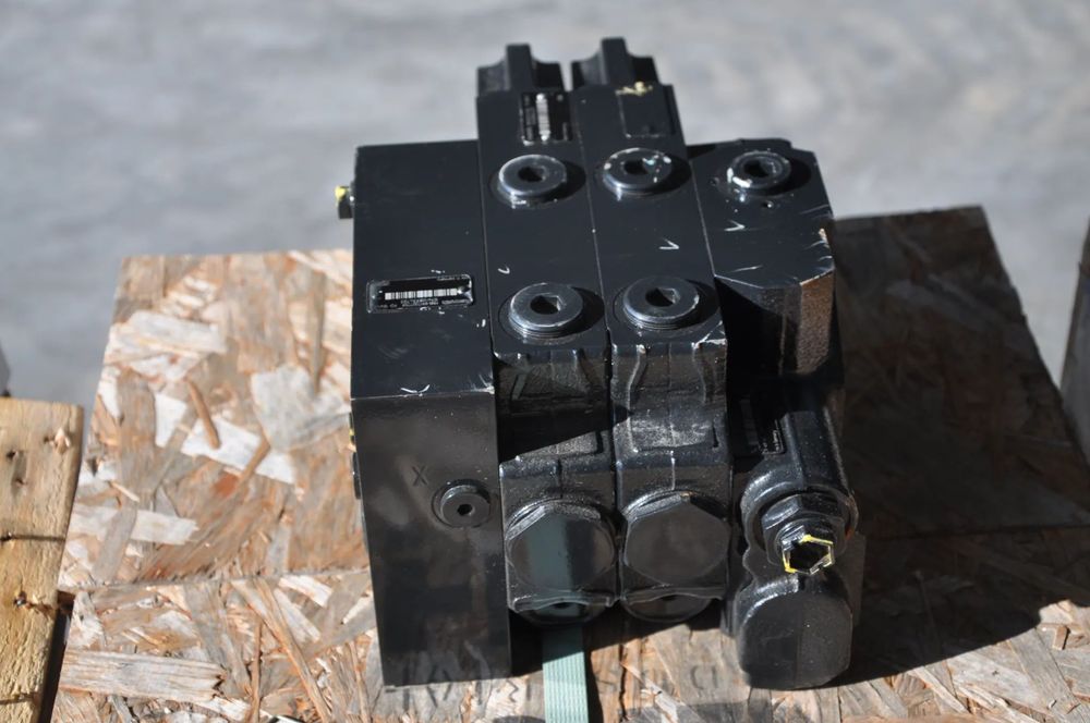 Zawór sterujacy blok hydrauliczny New Holland Case Steyer 47433959