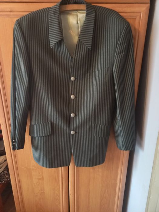 Męska marynarka firmy Emani