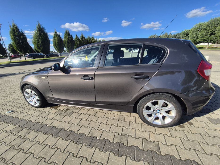 BMW SERIA 1 116 koni z roku 2007 Nowy rozrząd Stn Bdb 2 komplety kół