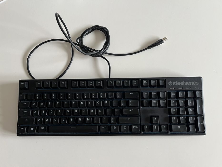 Teclado steelseries apex m400